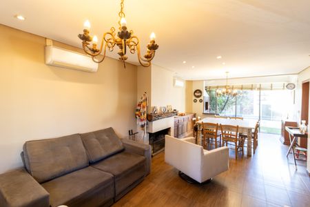 Casa de condomínio à venda com 175m², 3 quartos e 1 vagaSala