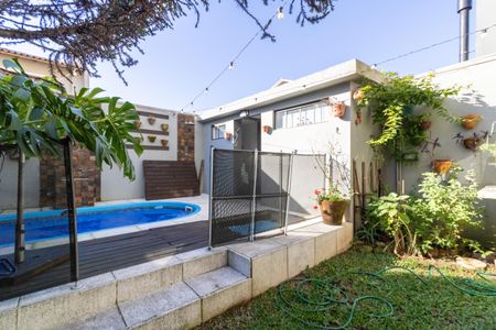 Casa de condomínio à venda com 175m², 3 quartos e 1 vagaQuintal