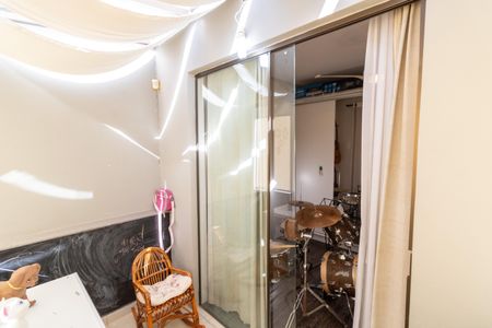 Casa de condomínio à venda com 175m², 3 quartos e 1 vagaSuíte 1