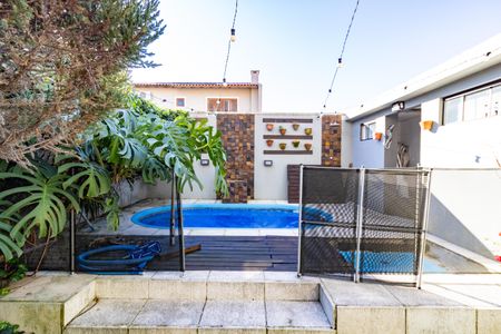 Casa de condomínio à venda com 175m², 3 quartos e 1 vagaPiscina