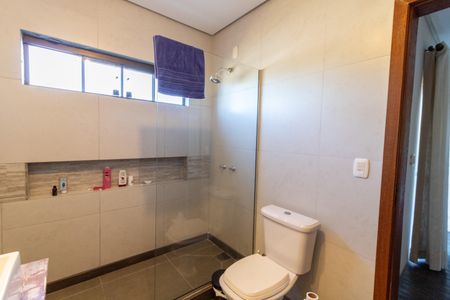 Casa de condomínio à venda com 175m², 3 quartos e 1 vagaBanheiro da Suíte 3