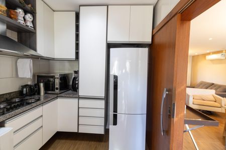 Cozinha de casa de condomínio à venda com 3 quartos, 175m² em Hípica, Porto Alegre