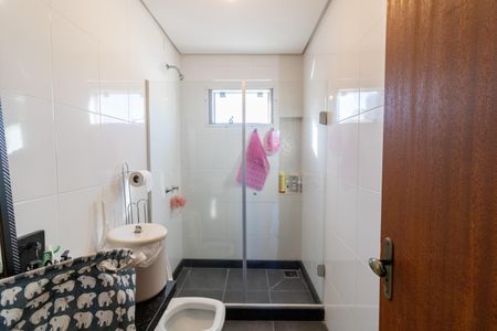 Casa de condomínio à venda com 175m², 3 quartos e 1 vagaBanheiro da Suíte 2