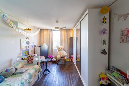 Casa de condomínio à venda com 175m², 3 quartos e 1 vagaSuíte 2