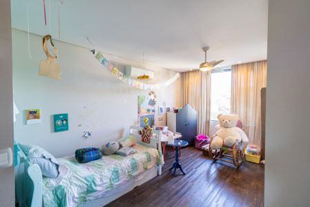 Casa de condomínio à venda com 175m², 3 quartos e 1 vagaSuíte 2