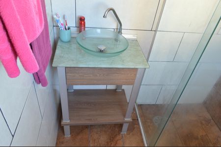 Casa de condomínio à venda com 129m², 4 quartos e 2 vagasBanheiro da Suíte 2