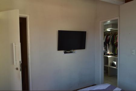 Casa de condomínio à venda com 129m², 4 quartos e 2 vagasSuíte 2