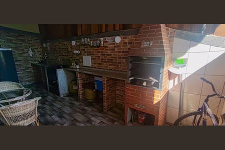 Casa de condomínio à venda com 129m², 4 quartos e 2 vagasÁrea Gourmet