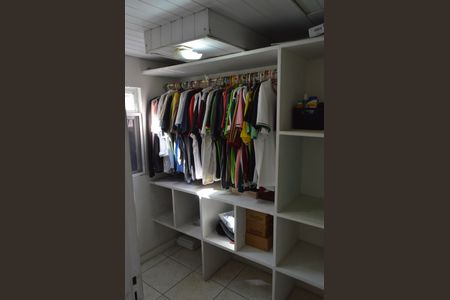 Casa de condomínio à venda com 129m², 4 quartos e 2 vagasCloset da Suíte 2