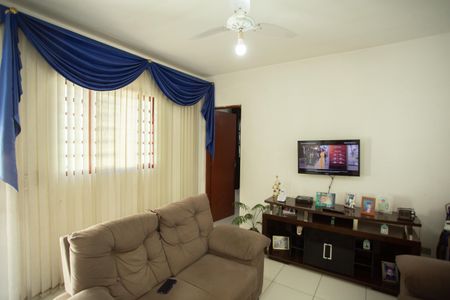 Sala de casa à venda com 3 quartos, 177m² em Parque Peruche, São Paulo