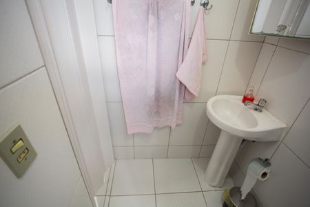 Casa à venda com 177m², 3 quartos e 2 vagasBanheiro Social