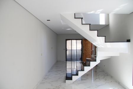 Casa à venda com 169m², 3 quartos e 7 vagasSala