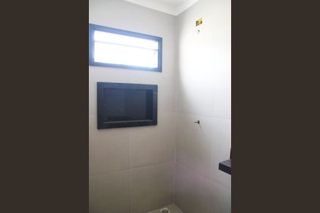 Casa à venda com 169m², 3 quartos e 7 vagasBanheiro da Suíte 02