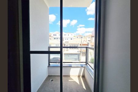 Casa à venda com 169m², 3 quartos e 7 vagas Varanda da Suíte 01