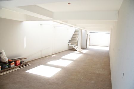 Casa à venda com 169m², 3 quartos e 7 vagasGaragem