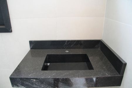 Casa à venda com 169m², 3 quartos e 7 vagasBanheiro da Suíte 1