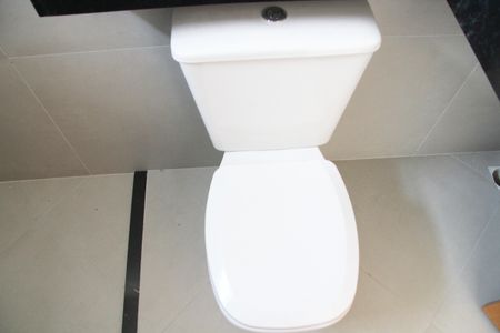 Casa à venda com 169m², 3 quartos e 7 vagasBanheiro da Suíte 02