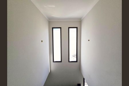 Casa à venda com 169m², 3 quartos e 7 vagasEscada acesso