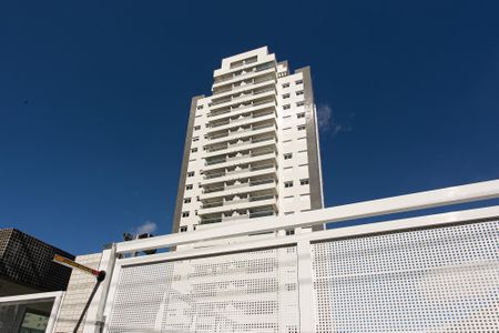 Apartamento para alugar com 81m², 2 quartos e 3 vagasFachada