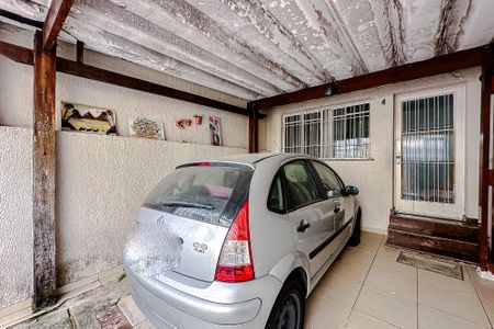 Casa à venda com 145m², 3 quartos e 1 vaga Casa à venda com 145m², 3 quartos e 1 vagaGaragem