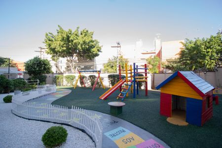 Apartamento à venda com 40m², 2 quartos e sem vagaÁrea comum - Playground