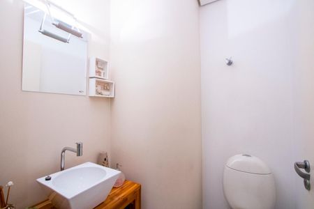 Apartamento para alugar com 330m², 4 quartos e 5 vagas Apartamento para alugar com 330m², 4 quartos e 5 vagasLavabo