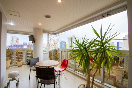 Apartamento para alugar com 330m², 4 quartos e 5 vagas Apartamento para alugar com 330m², 4 quartos e 5 vagasVaranda gourmet