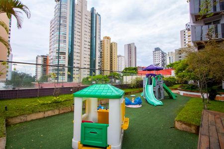 Apartamento para alugar com 330m², 4 quartos e 5 vagas Apartamento para alugar com 330m², 4 quartos e 5 vagasÁrea comum - Playground