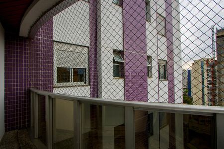 Apartamento para alugar com 330m², 4 quartos e 5 vagas Apartamento para alugar com 330m², 4 quartos e 5 vagasVaranda da Suíte 1