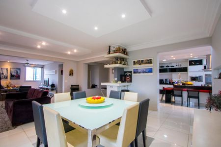 Apartamento para alugar com 330m², 4 quartos e 5 vagas Apartamento para alugar com 330m², 4 quartos e 5 vagasSala