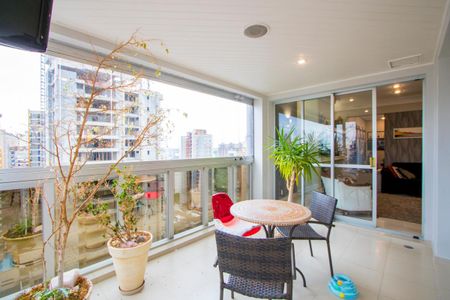 Apartamento para alugar com 330m², 4 quartos e 5 vagas Apartamento para alugar com 330m², 4 quartos e 5 vagasVaranda gourmet