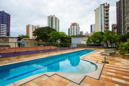 Apartamento para alugar com 330m², 4 quartos e 5 vagas Apartamento para alugar com 330m², 4 quartos e 5 vagasÁrea comum - Piscina
