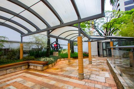 Apartamento para alugar com 330m², 4 quartos e 5 vagas Apartamento para alugar com 330m², 4 quartos e 5 vagasÁrea comum