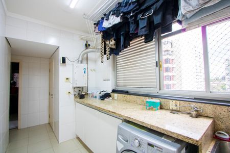Apartamento para alugar com 330m², 4 quartos e 5 vagas Apartamento para alugar com 330m², 4 quartos e 5 vagasÁrea de Serviço