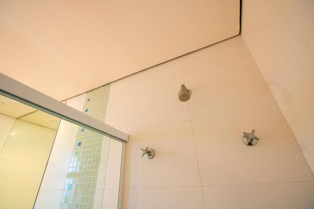 Apartamento para alugar com 330m², 4 quartos e 5 vagas Apartamento para alugar com 330m², 4 quartos e 5 vagasBanheiro da Suíte 4