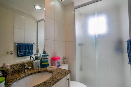 Apartamento à venda com 77m², 2 quartos e 2 vagas Apartamento à venda com 77m², 2 quartos e 2 vagasBanheiro da Suíte 1
