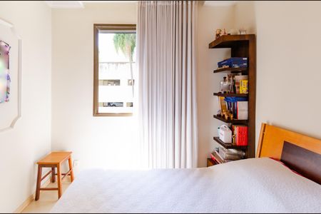 Apartamento à venda com 250m², 4 quartos e 2 vagasQuarto 2