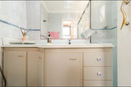 Apartamento à venda com 250m², 4 quartos e 2 vagasBanheiro suíte