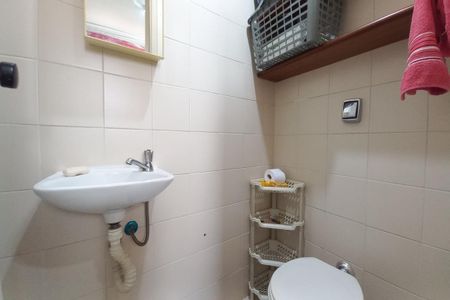 Apartamento para alugar com 174m², 3 quartos e 2 vagas Apartamento para alugar com 174m², 3 quartos e 2 vagasBanheiro de Serviço