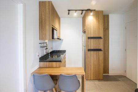 Cozinha de apartamento para alugar com 1 quarto, 35m² em Cidade Monções, São Paulo