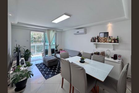 Sala de apartamento para alugar com 3 quartos, 77m² em Recreio dos Bandeirantes, Rio de Janeiro