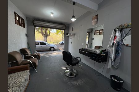 Casa à venda com 118m², 2 quartos e 1 vagaÁrea comum - Salão comercial embaixo