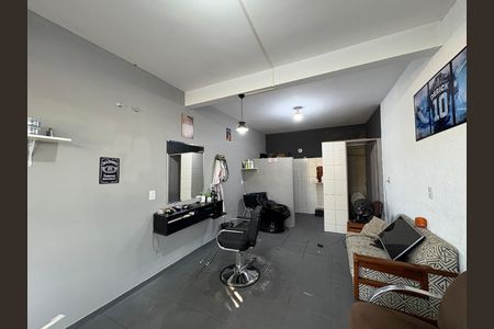 Casa à venda com 118m², 2 quartos e 1 vagaÁrea comum - Salão comercial embaixo