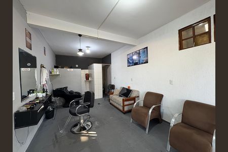 Casa à venda com 118m², 2 quartos e 1 vagaÁrea comum - Salão comercial embaixo
