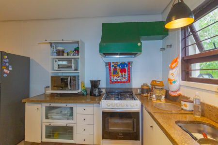 Casa à venda com 550m², 6 quartos e 2 vagas Casa à venda com 550m², 6 quartos e 2 vagasCozinha