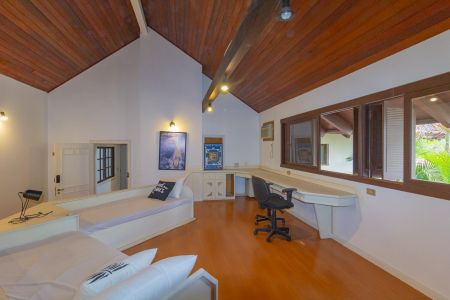 Casa à venda com 550m², 6 quartos e 2 vagas Casa à venda com 550m², 6 quartos e 2 vagasQuarto 3