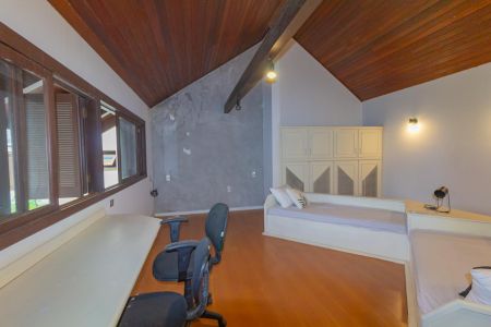 Casa à venda com 550m², 6 quartos e 2 vagas Casa à venda com 550m², 6 quartos e 2 vagasQuarto 3