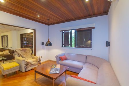 Casa à venda com 550m², 6 quartos e 2 vagas Casa à venda com 550m², 6 quartos e 2 vagasSala 2