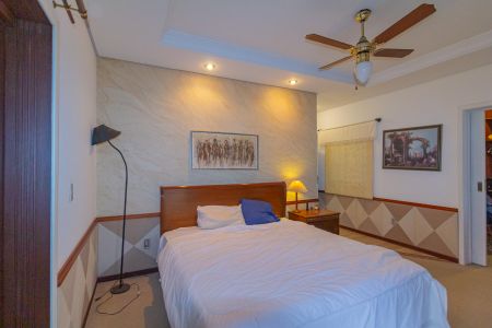 Casa à venda com 550m², 6 quartos e 2 vagas Casa à venda com 550m², 6 quartos e 2 vagasSuíte 3