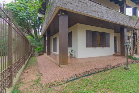 Casa à venda com 550m², 6 quartos e 2 vagas Casa à venda com 550m², 6 quartos e 2 vagasPátio